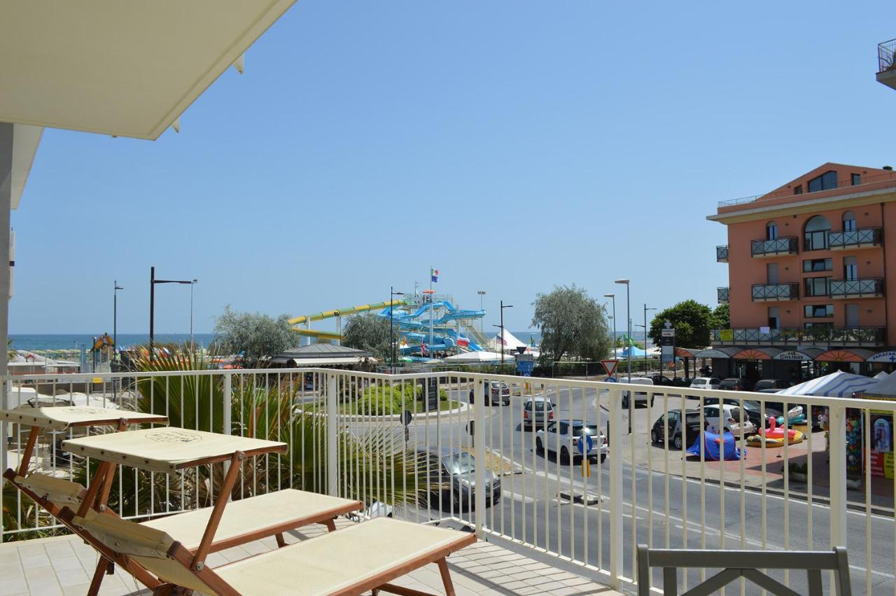Hotel Riva E Mare Ріміні Екстер'єр фото