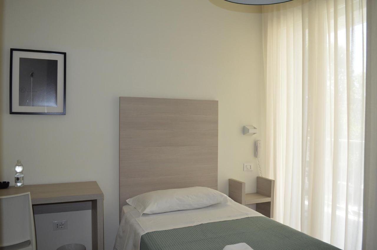 Hotel Riva E Mare Ріміні Екстер'єр фото